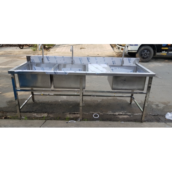 Chậu 3 học có 1 mặt phẳng giữa