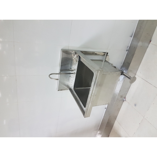 CHẬU RỬA TAY TREO TƯỜNG NHẤN GỐI